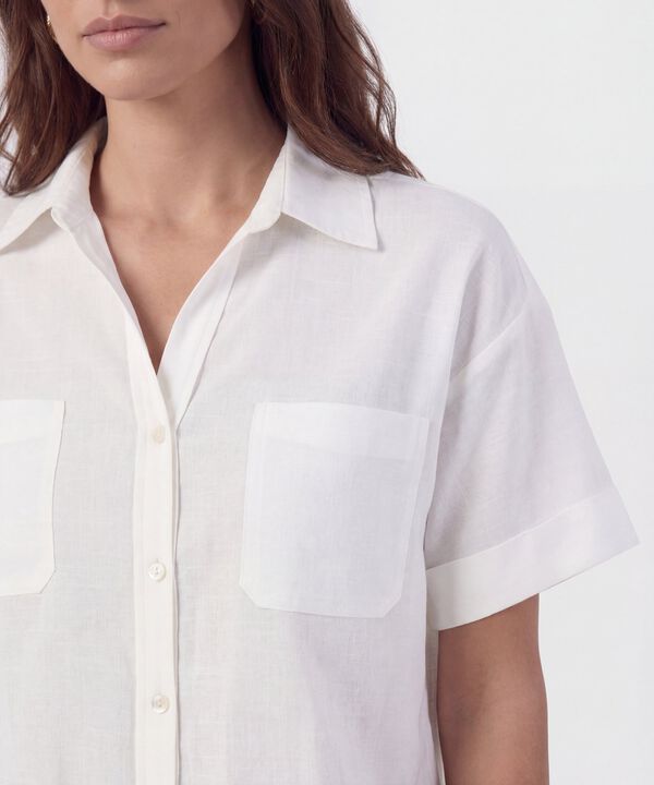 Camisa Resort Unicolor Con Bolsillos Mujer