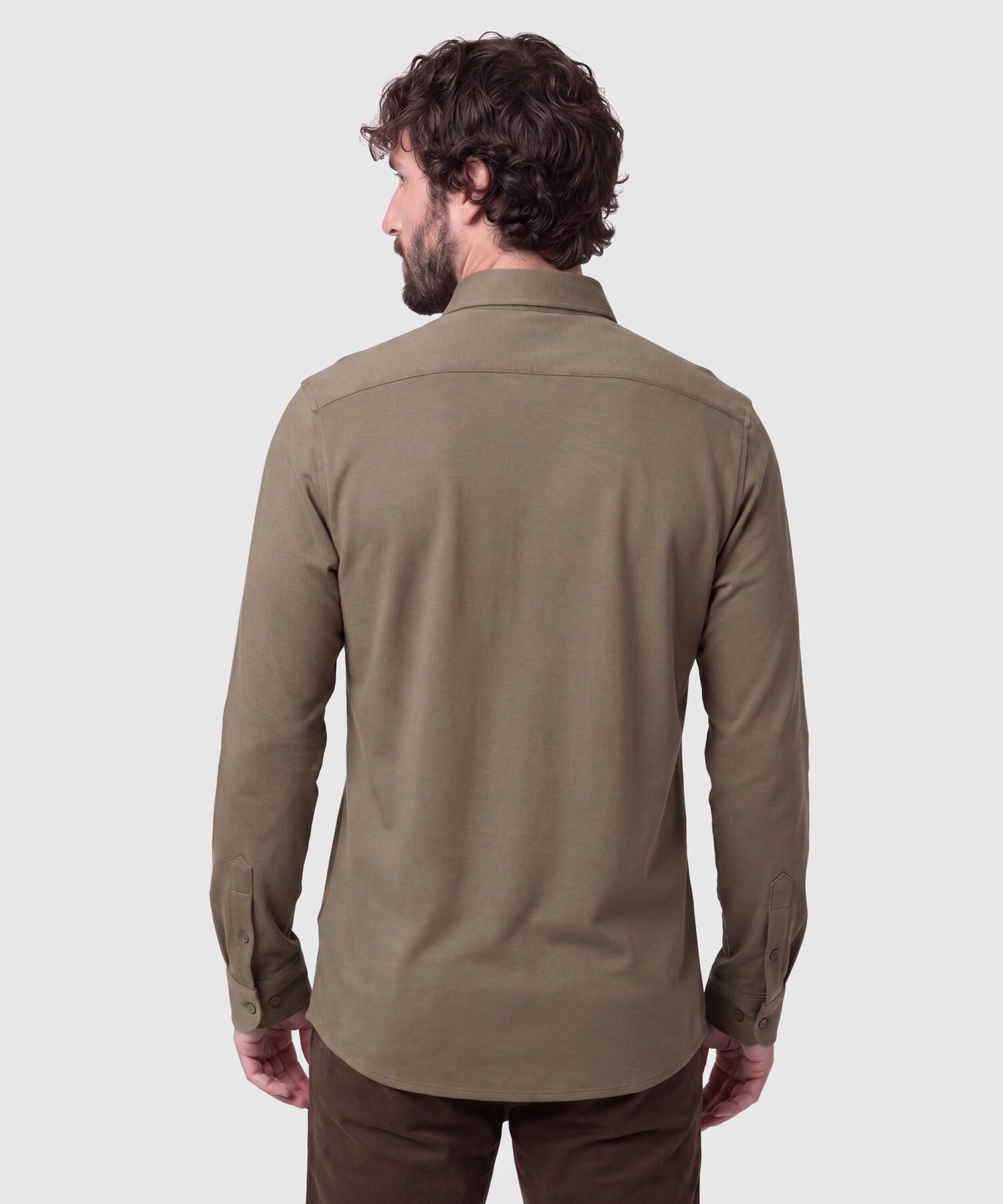 Camisa Unicolor Con Cuello De Bot&oacute;n Hombre