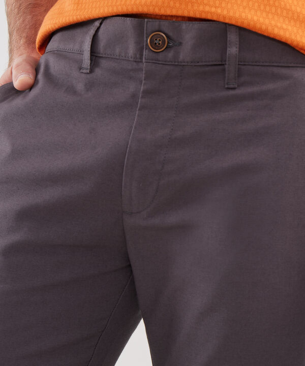 Pantalon Bolsillos Laterales Internos Y De Ribete Atras image number null