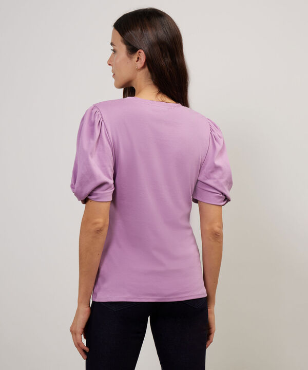 Camiseta Escote Redondo Con Detalle
