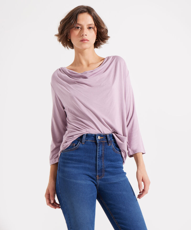 Camiseta con Cuello Drapeado