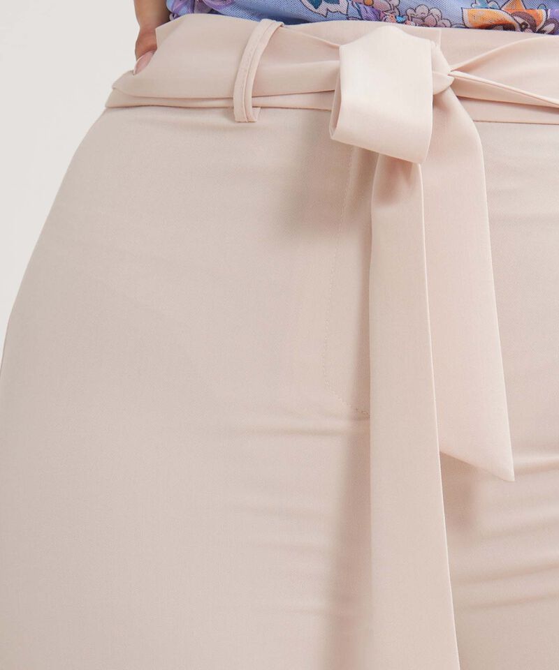 Pantalón Unicolor Con Cinturón