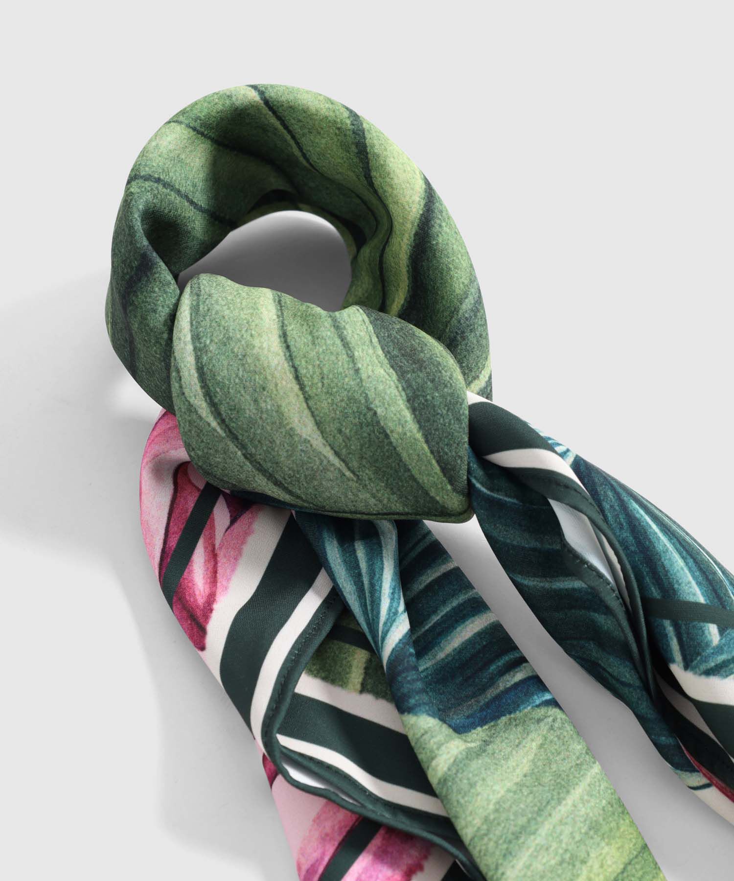 Pa&ntilde;oleta Cuadrada Estampada Para Mujer
