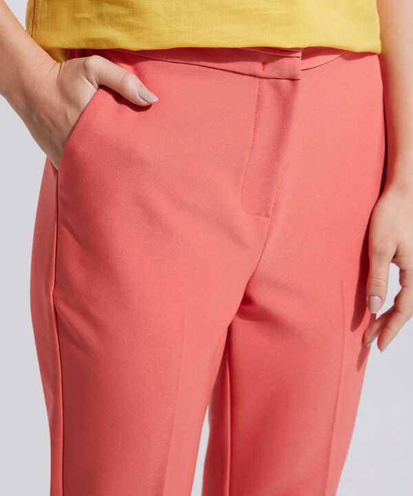 Pantalón Tiro Alto Unicolor Con Detalle En Pretina image number null