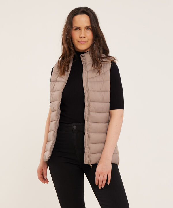Chaleco Acolchado con Bolsillos en Rib image number null