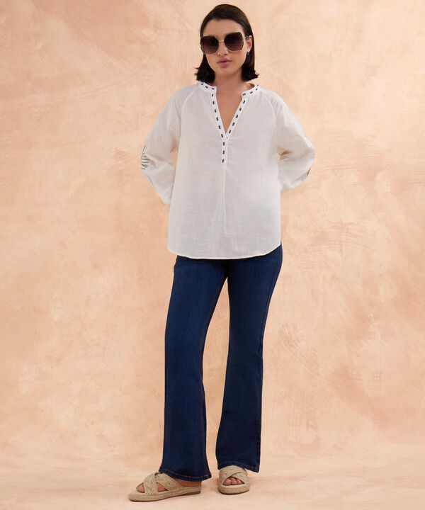 Blusa Cuello Neru Unicolor Bordada