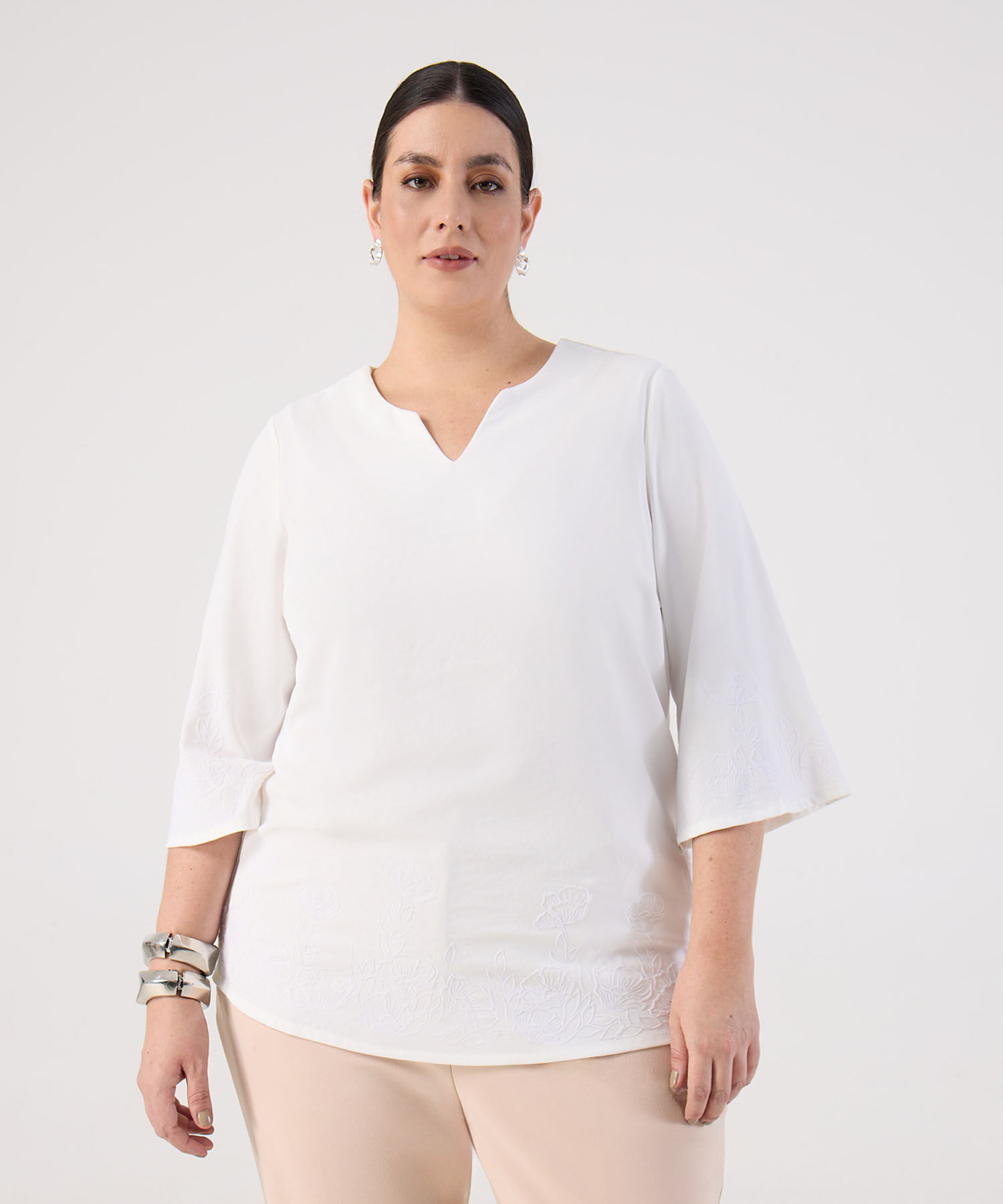 Blusa con Escote V y Bordado en Borde Para Mujer Curvy