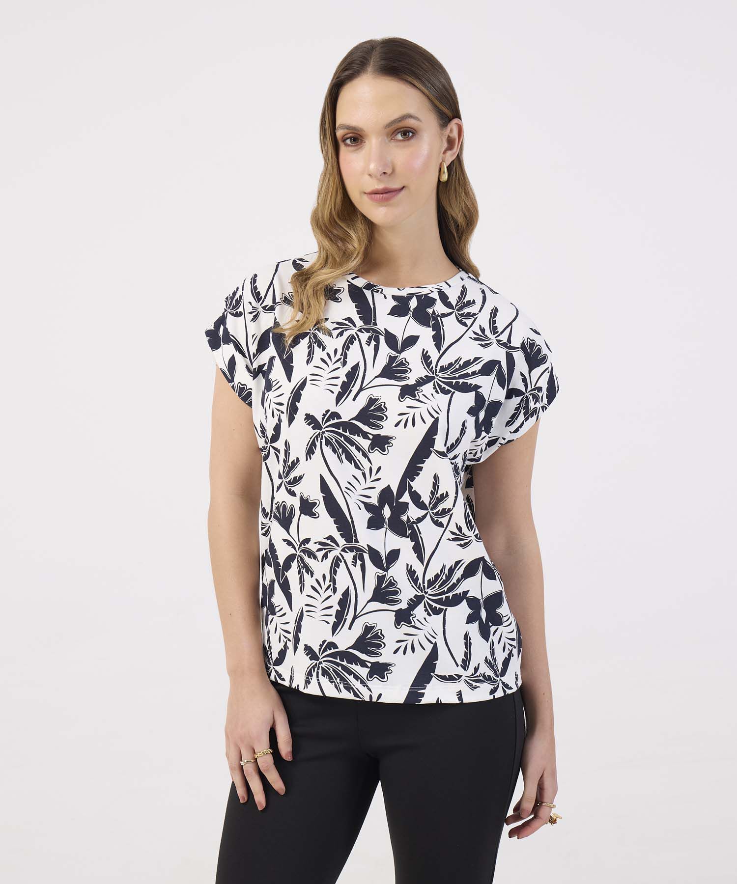 Camiseta Fluida y Manga Corta Para Mujer