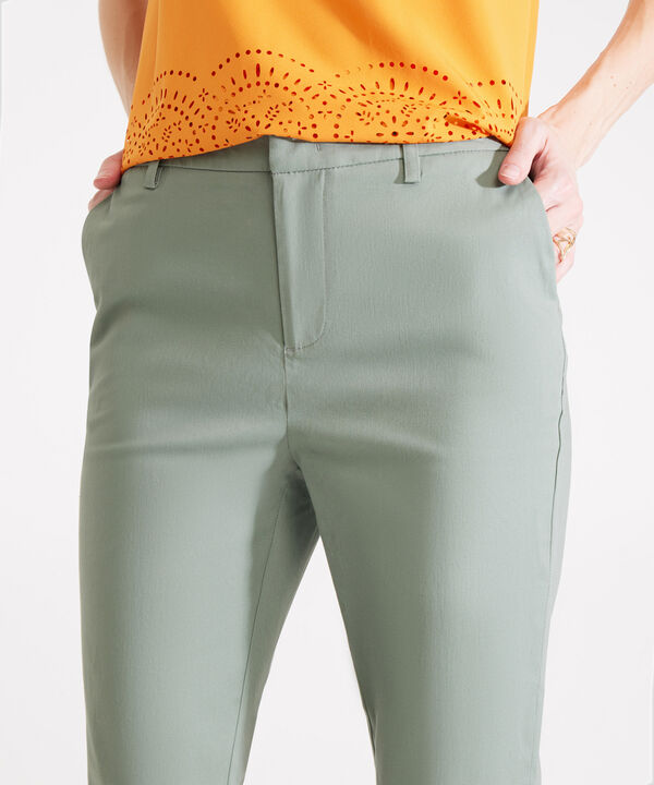 Pantalón Capri Unicolor