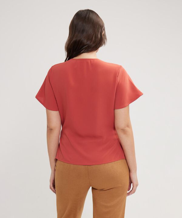 Blusa Unicolor Con Cruce