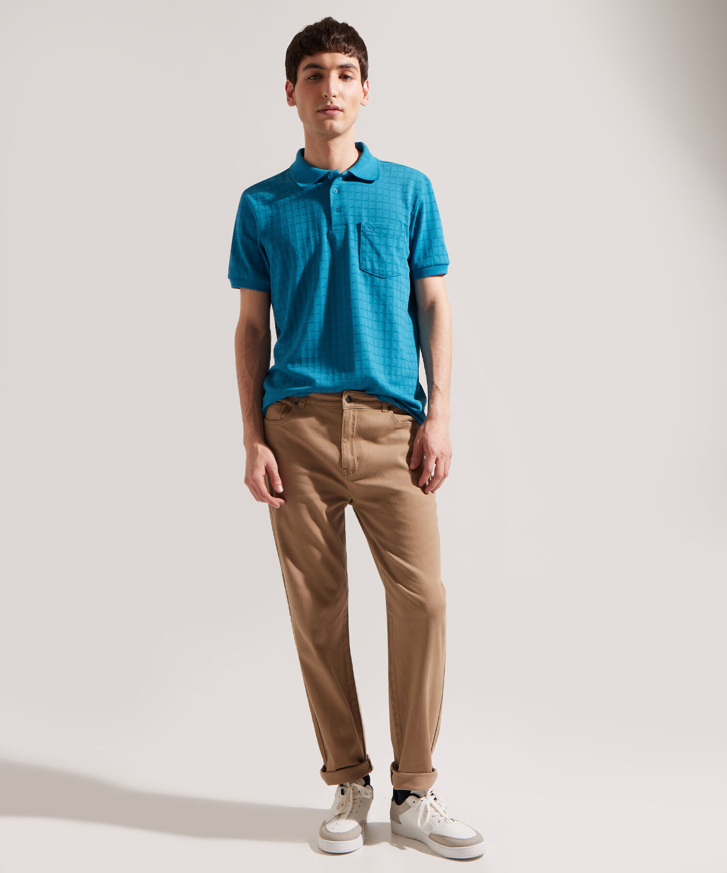 Polo Cuello Y Puño Tejido Unicolor, Con Bolsillo