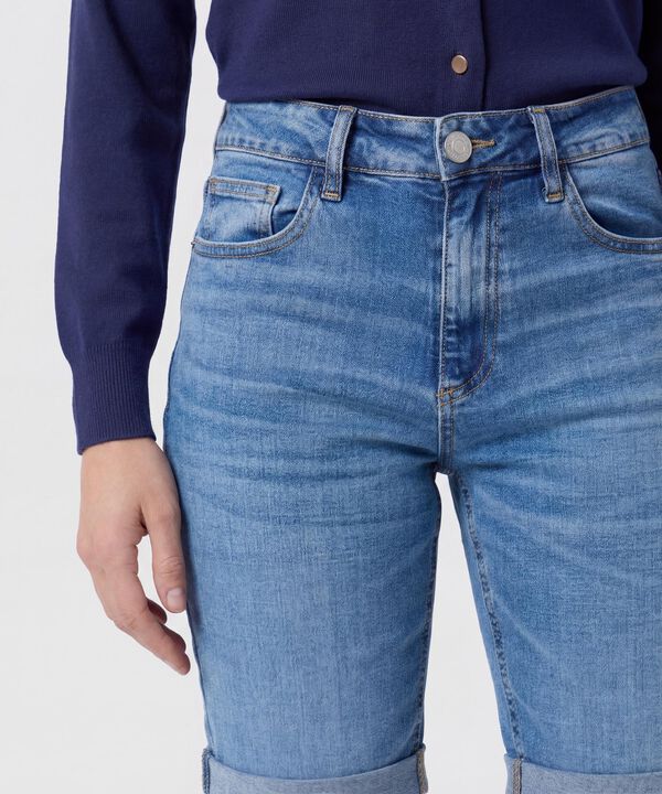 Bermuda Denim Con Doblez Para Mujer