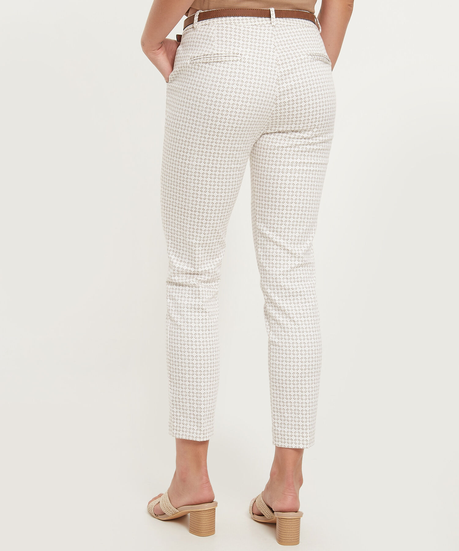 Pantalón Básico Bolsillos Diagonal Estampado Con Cinturón