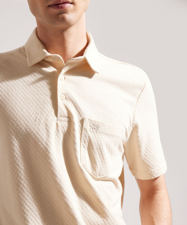 Polo Unicolor Textura Cuello Duro Con Bolsillo Y Silueta Regular Fit, Linea Moda Morocco image number null