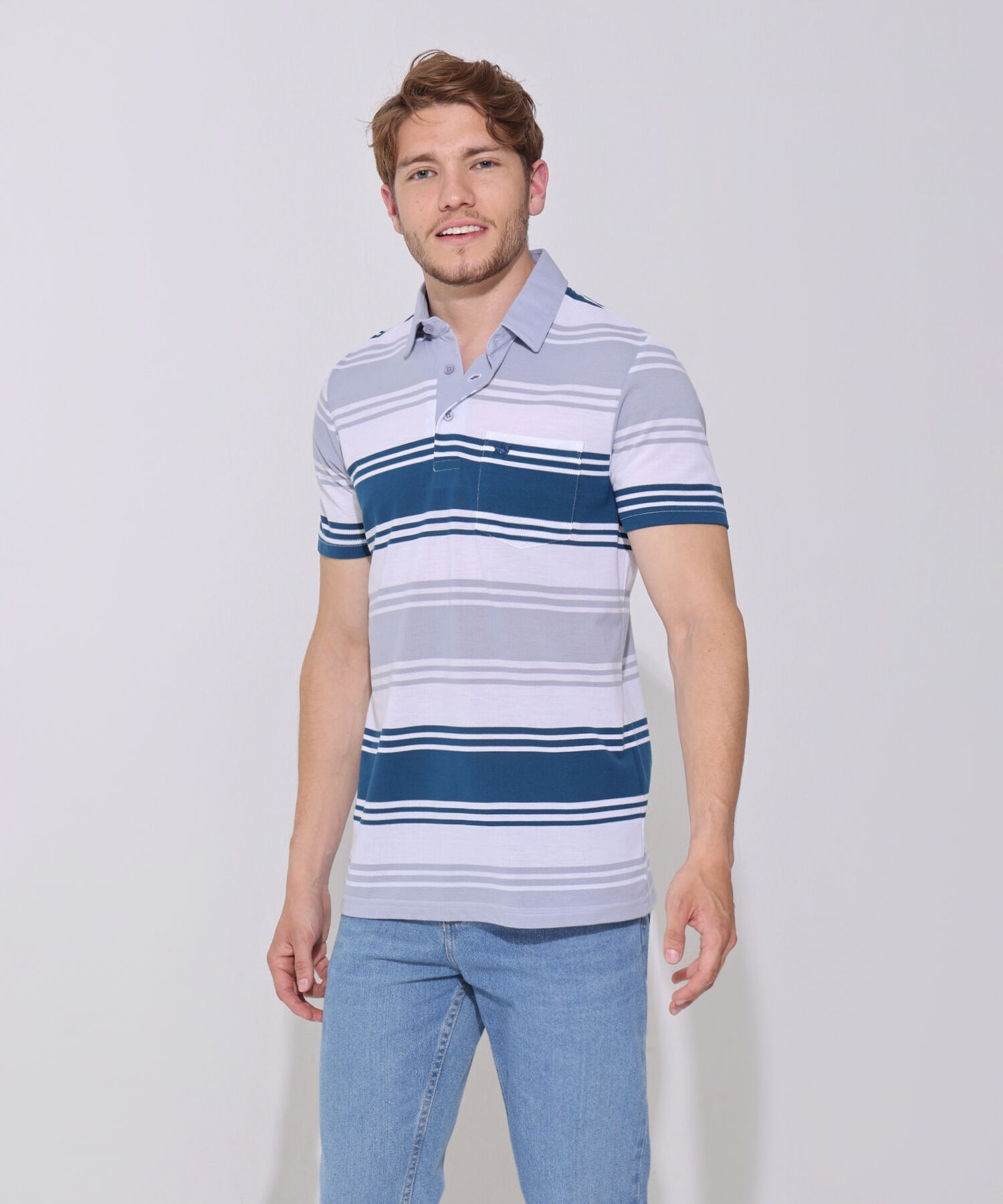 Polo Preteñida, Cuello Duro Con Bolsillo Y Silueta Regular Fit