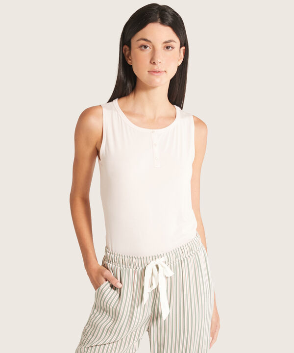 Camiseta Con Pechera Simulada image number null