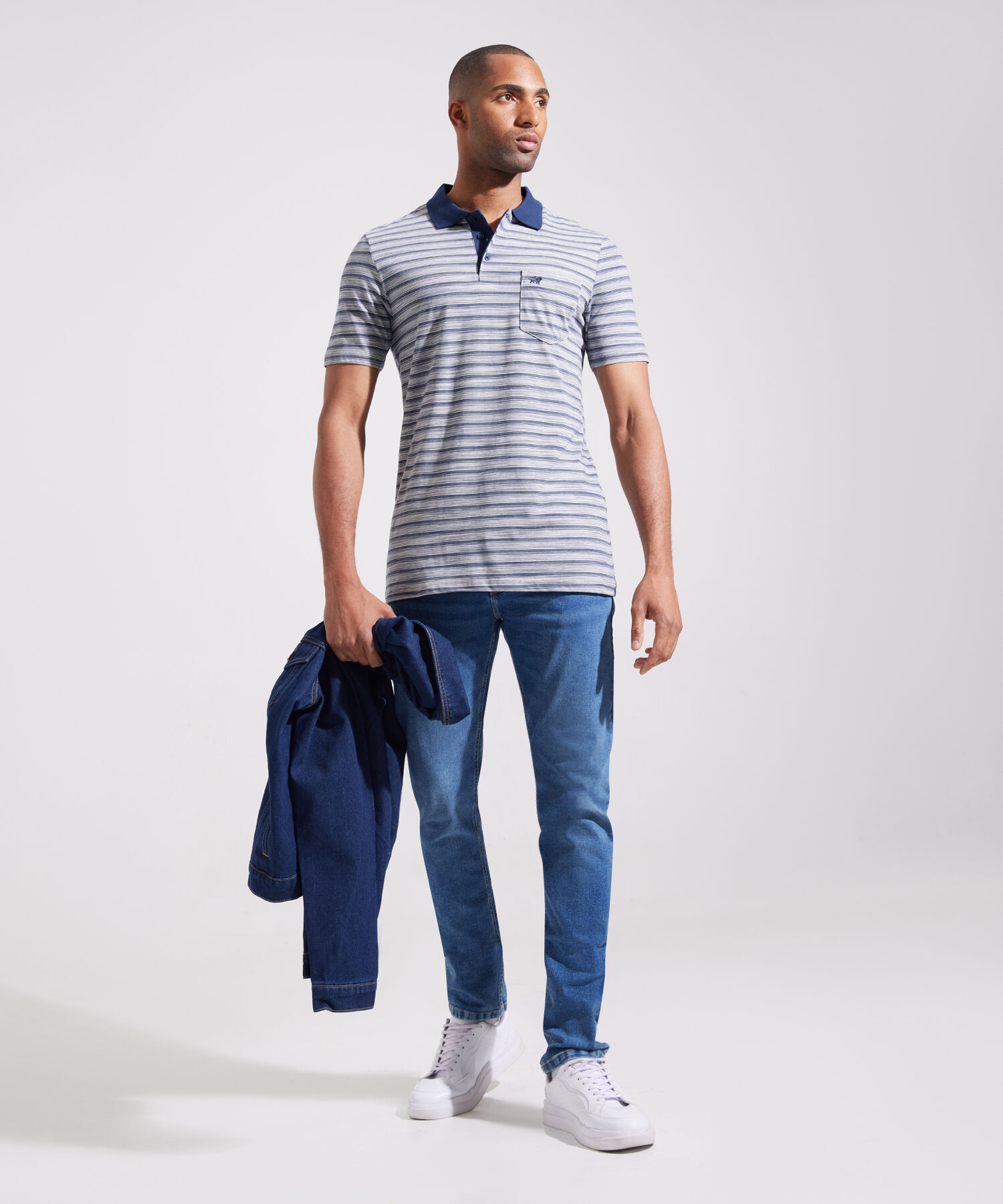 Polo Preteñida, Cuello Tejido En Contraste Con Bolsillo Y Silueta Regular Fit