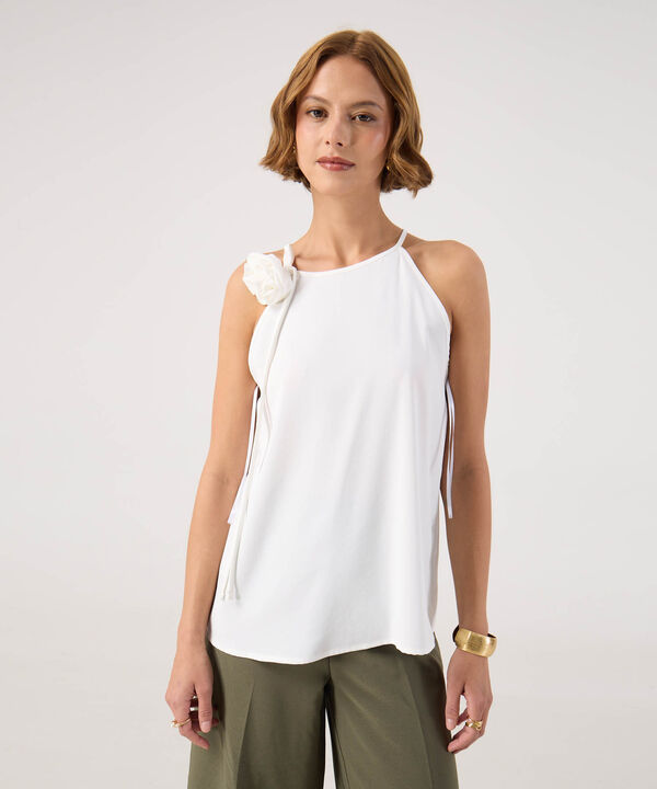 Blusa unicolor con detalle en hombro  image number null