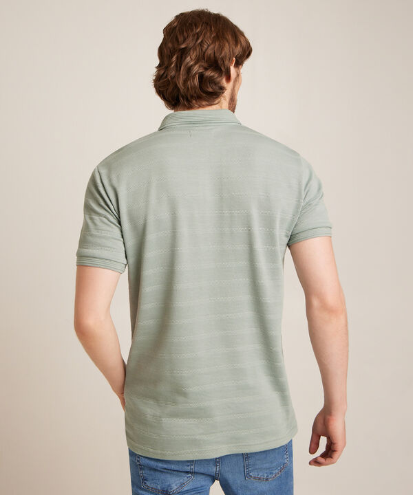 Polo Unicolor Con Textura, Cuello Y Puños Tejidos, Sin Bolsillo, Silueta Regular Fit, Sunset Dust Línea Moda