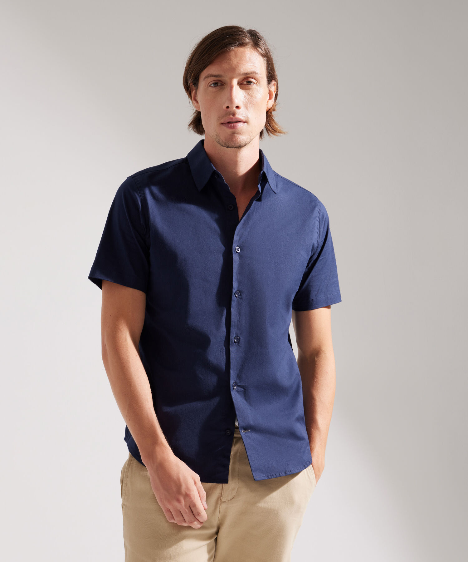 Camisa Manga Corta con Cuello Camisero Blanco