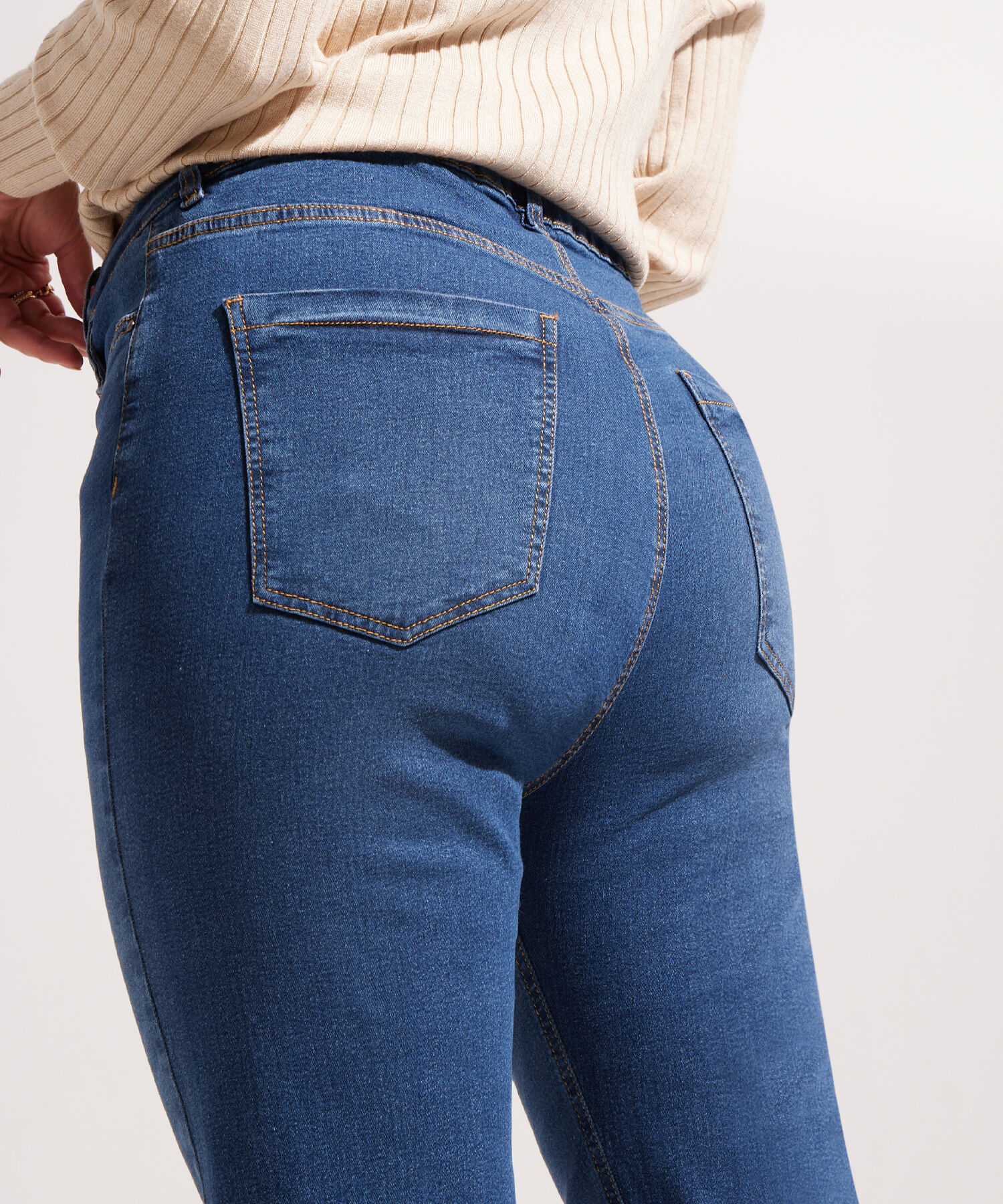 Jean Fit Straight Tono Azul  Medio