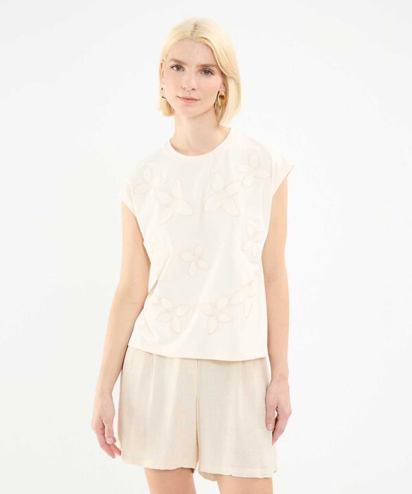 Camiseta con Bordado Floral image number null