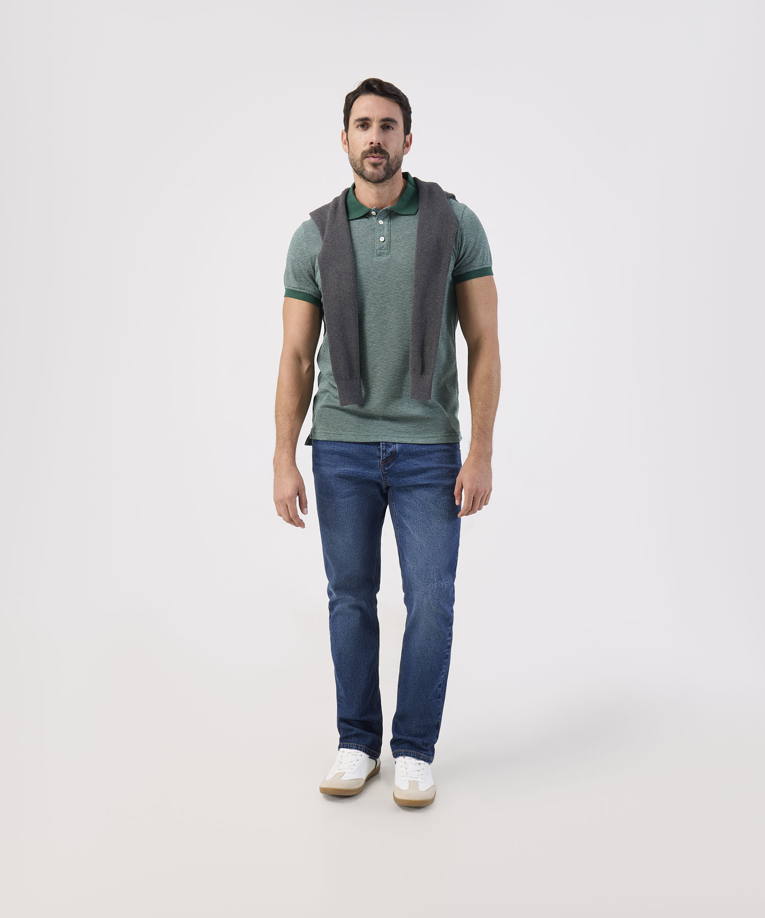 Polo Unicolor Con Textura, Cuello Y Pu&ntilde;os Tejidos, Silueta Slim Fit, Lineas