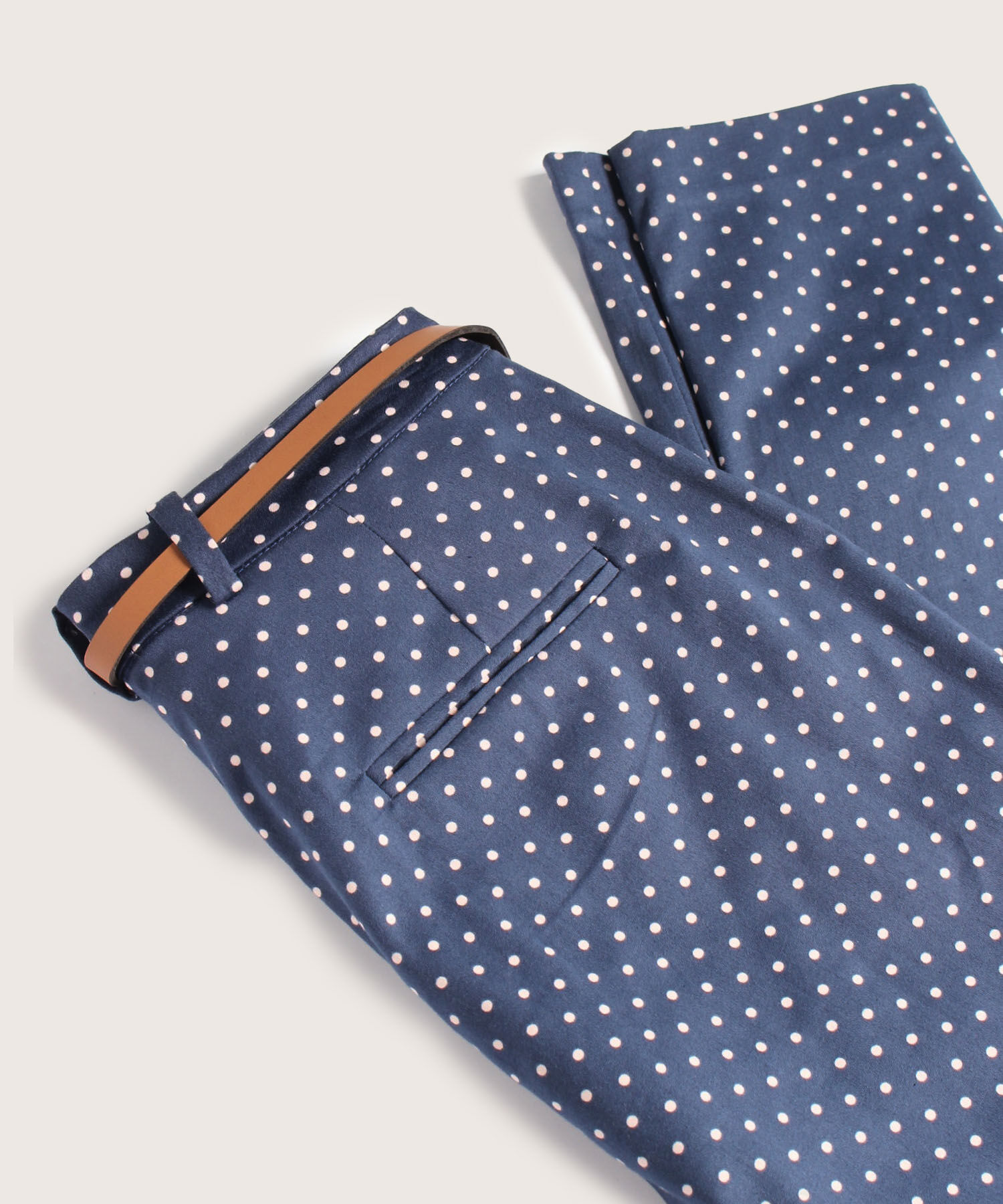 Pantalón Básico Bolsillos Diagonal