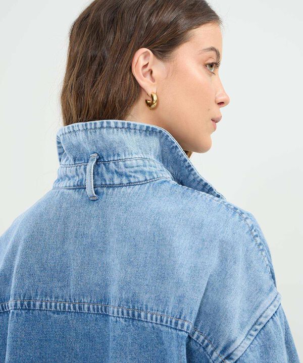 Camisa Denim Oversize Tono Medio Claro