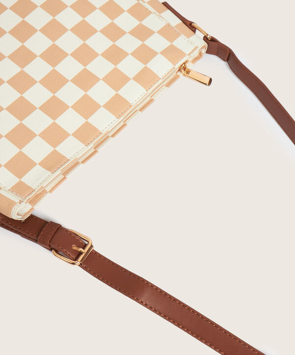 Bolso image number null