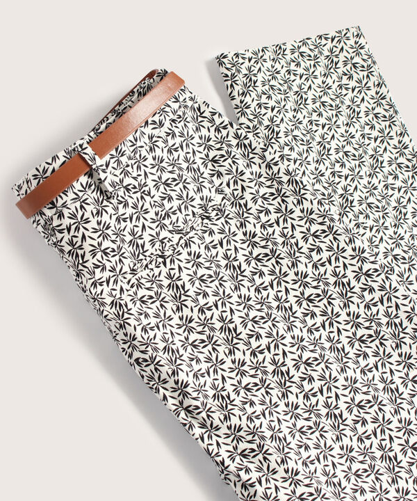 Pantalon Chino Estampado image number null