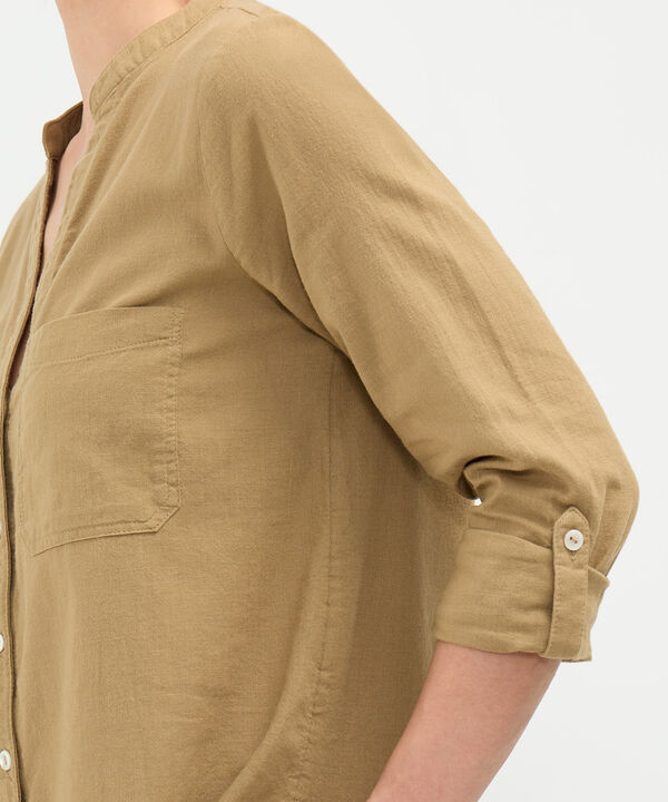 Blusa Cuello Mao en Efecto Lino