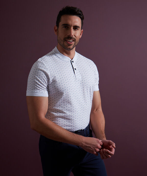 Polo Estampada Cuello Mao