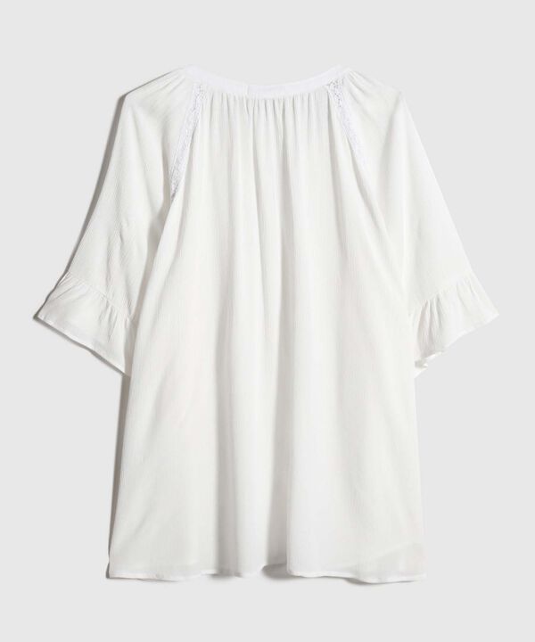 Blusa con Ojalillo image number null