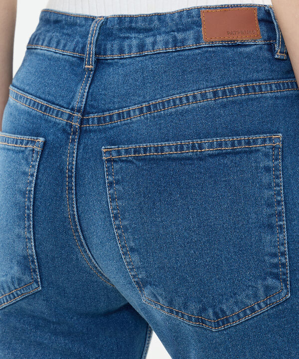 Jeans Straight Tono Medio