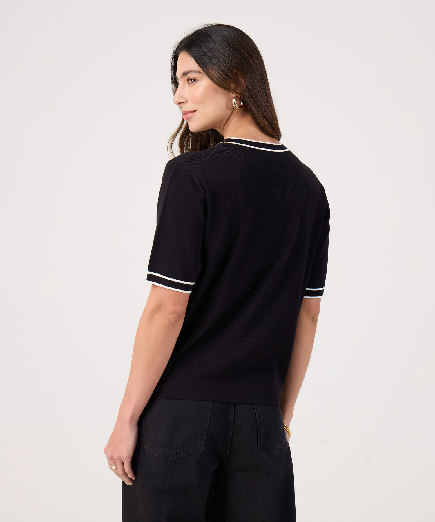 Camiseta Unicolor Con Detalle