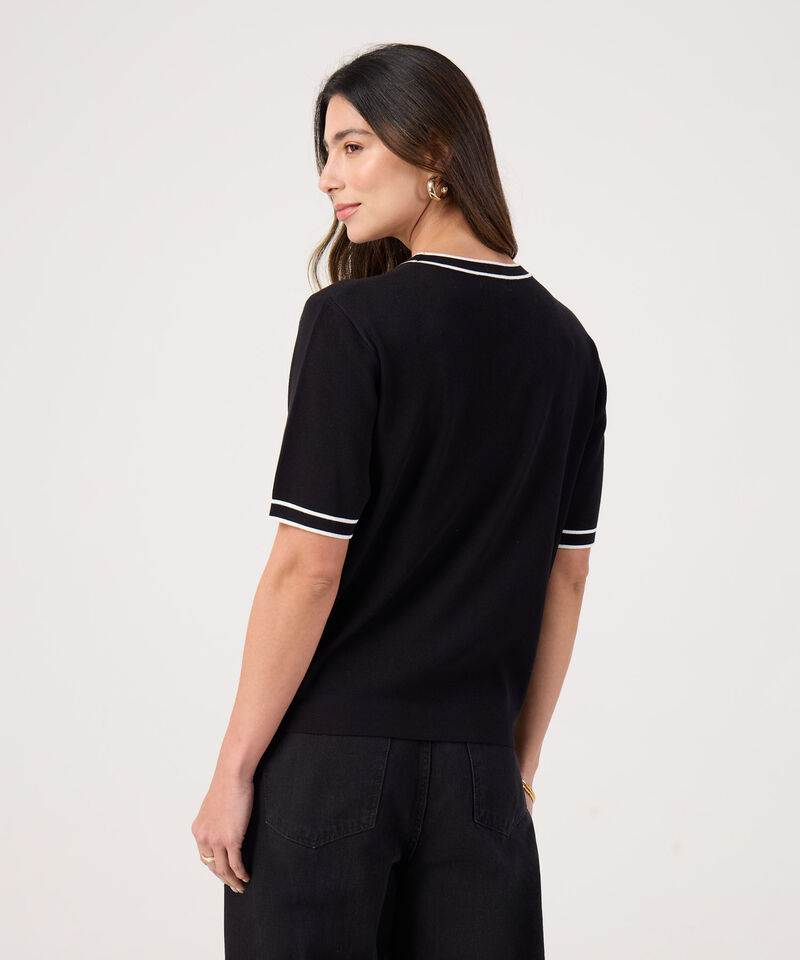 Camiseta Unicolor Con Detalle