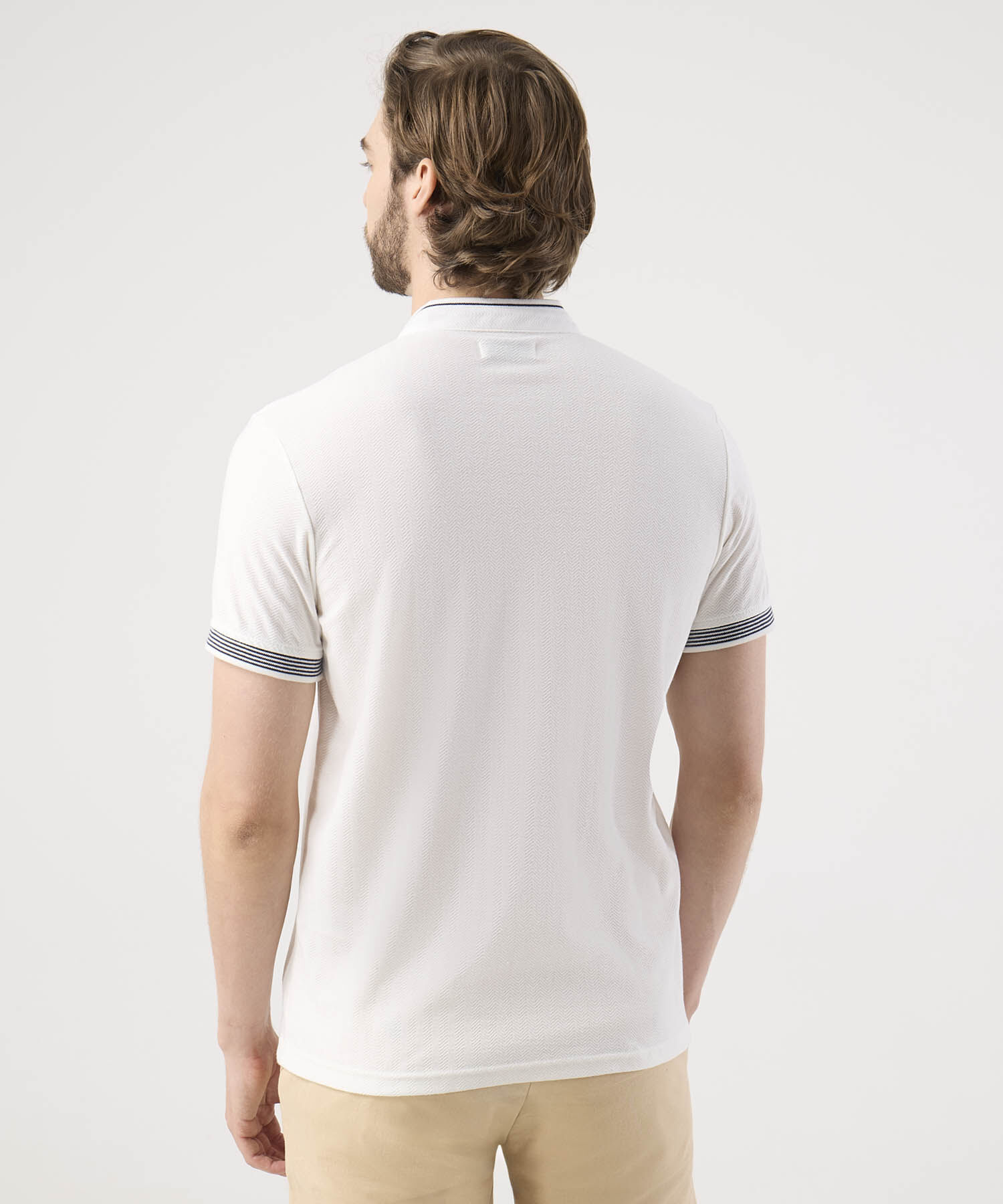 Polo Con Diseño En Contraste 