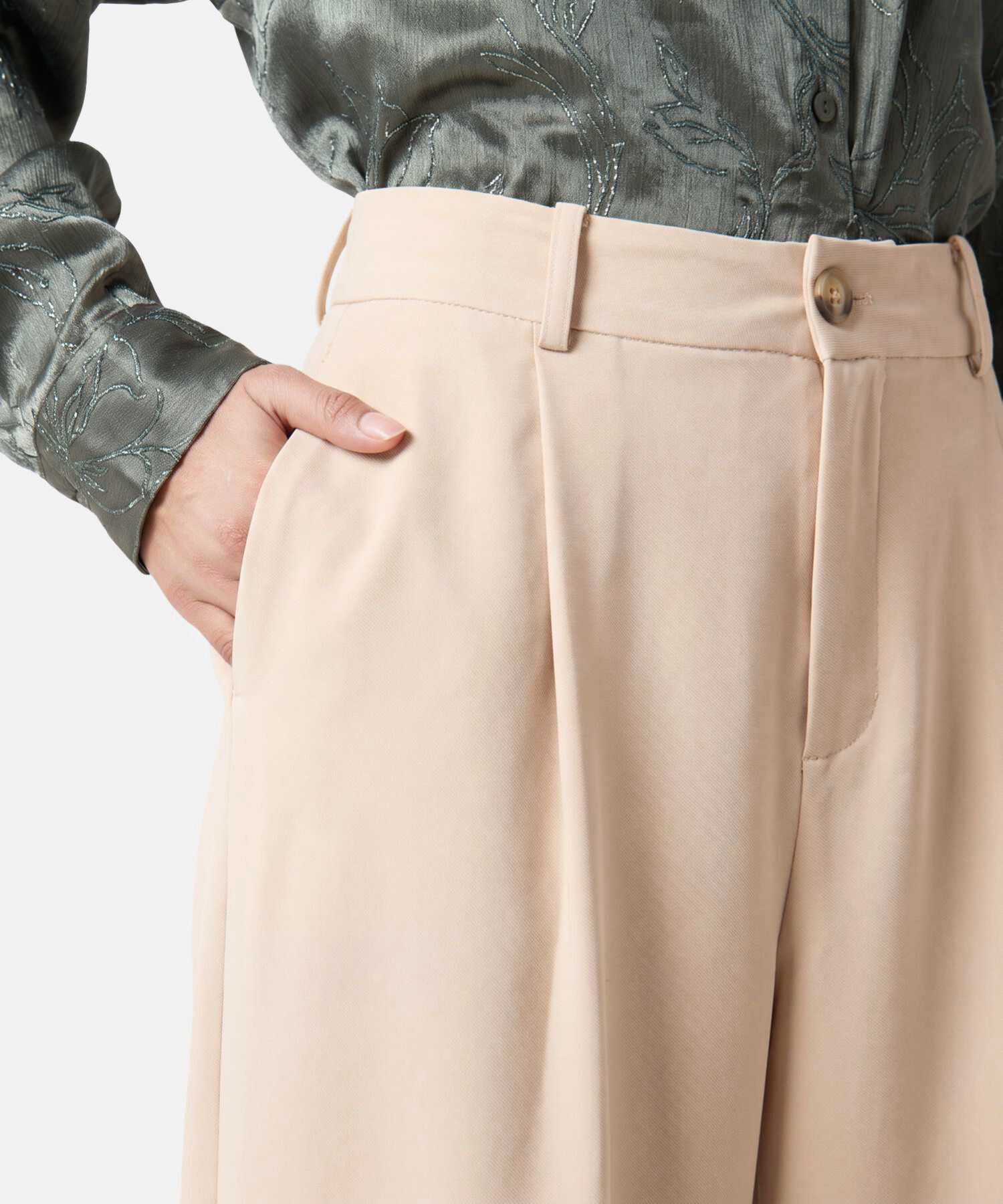 Pantal&oacute;n Tiro Alto Con Pinzas Para Mujer