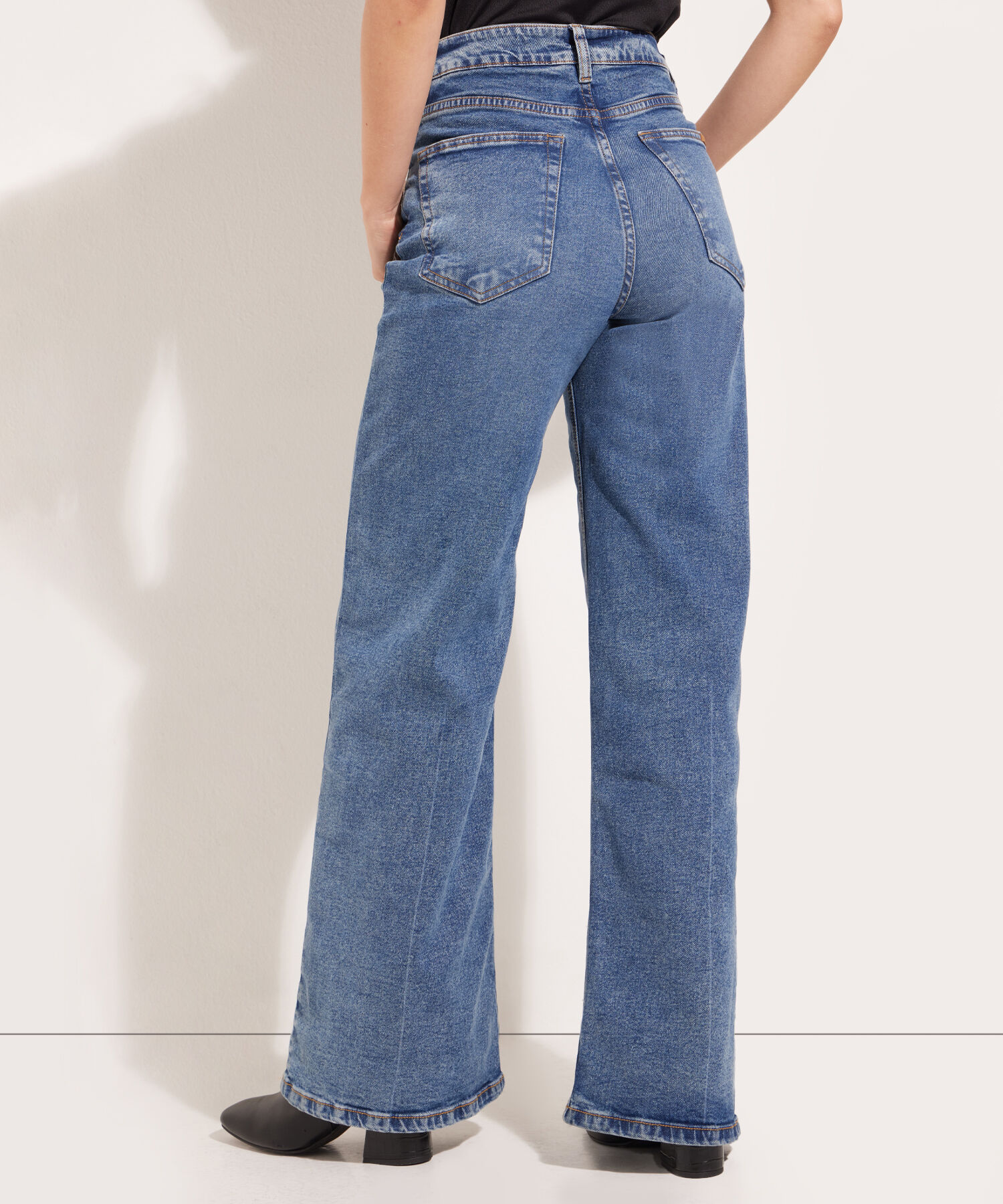 Jean Wide Leg Con Laser En Aplome Tono Azul Medio Oscuro
