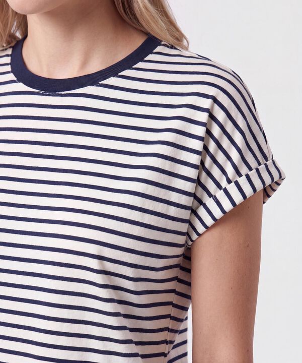 Camiseta Con Mangas Dobladas Para Mujer