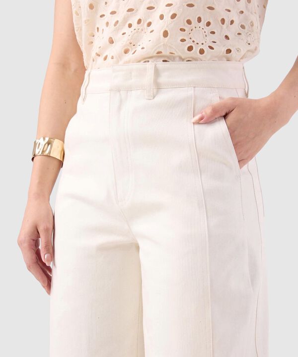 Pantal&oacute;n Recto De Tiro Alto Mujer