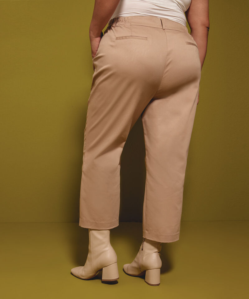 Pantalón Capri con Bolsillos