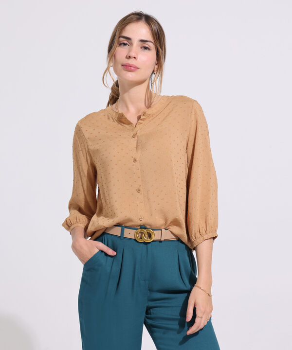 Blusa Unicolor Textura Manga 3/4, Cuello Nerú Con Botonadura Y Silueta Fluida