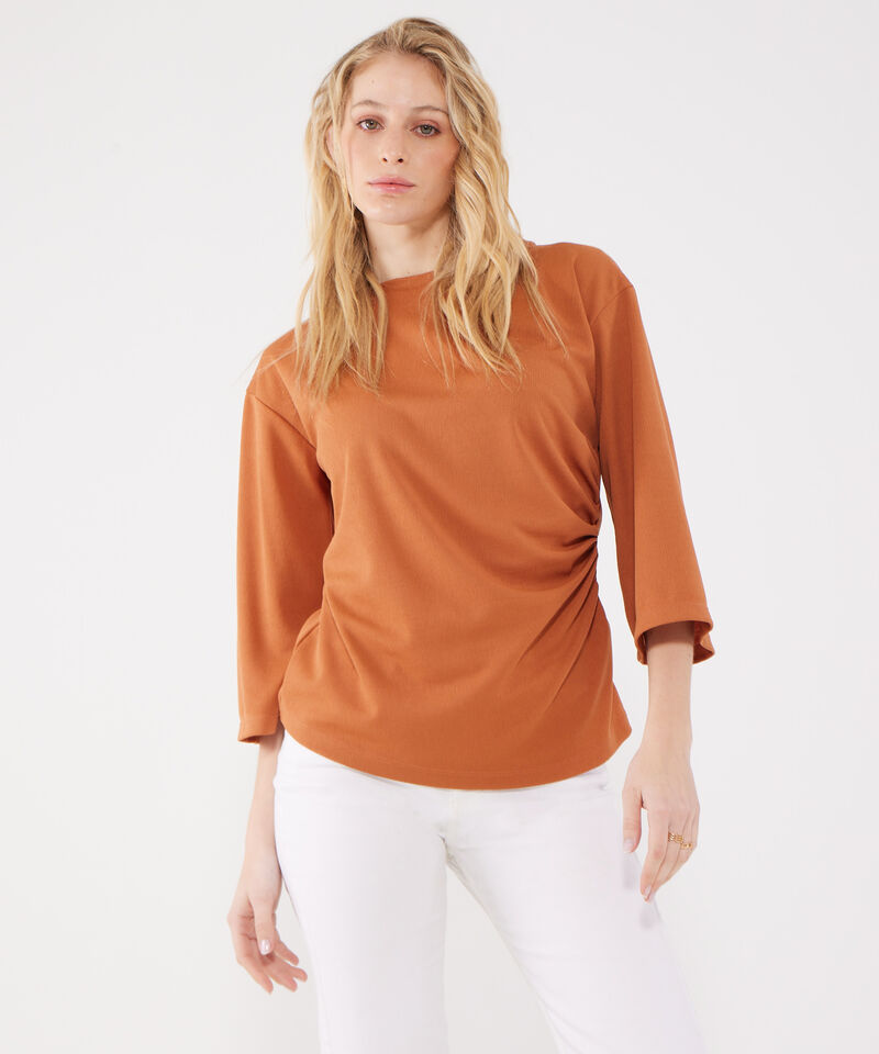 Camiseta Unicolor Textura Manga 3/4, Cuello Redondo Con Recogido En Costado