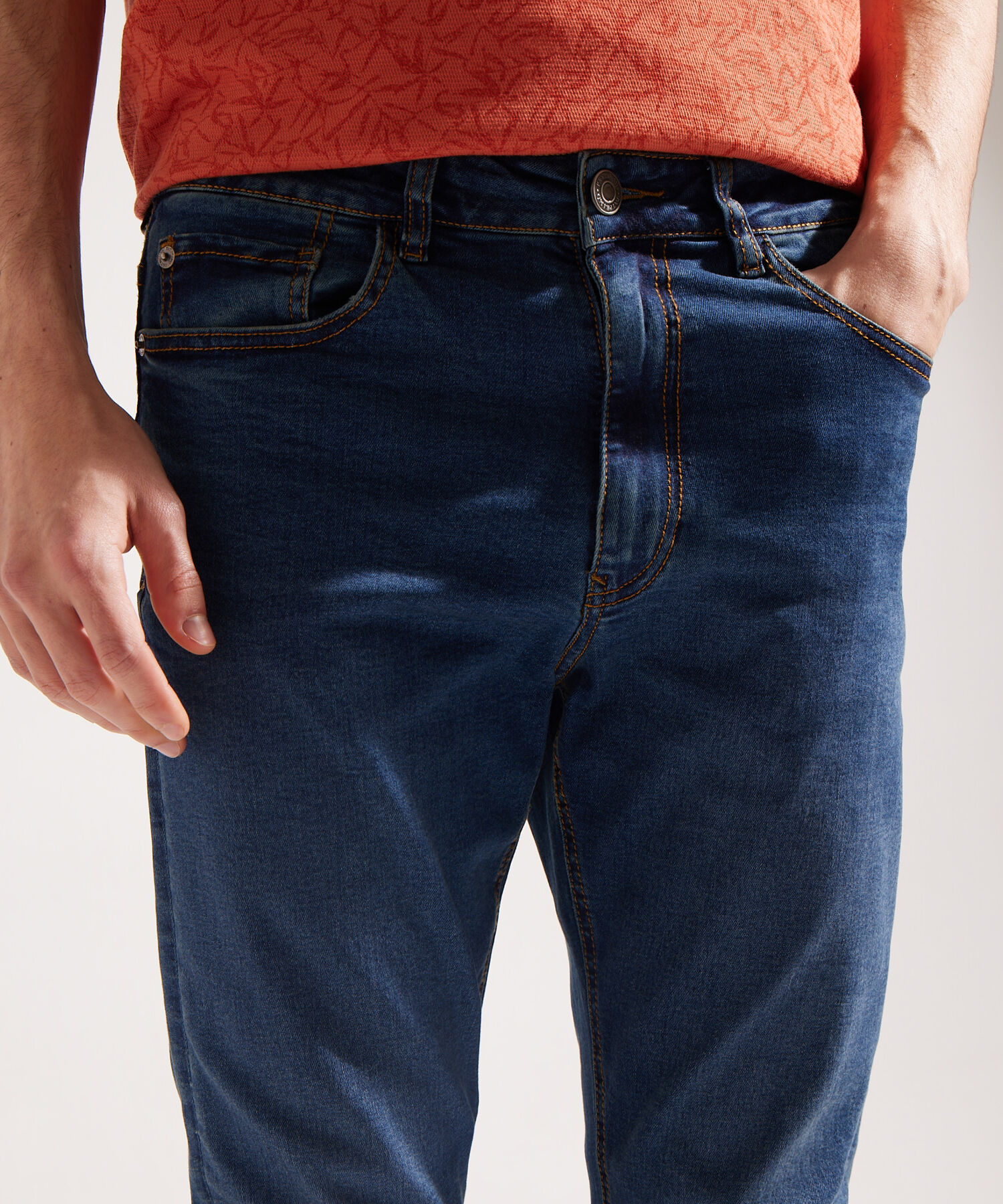 Jean Slim Tono Azul Medio Oscuro
