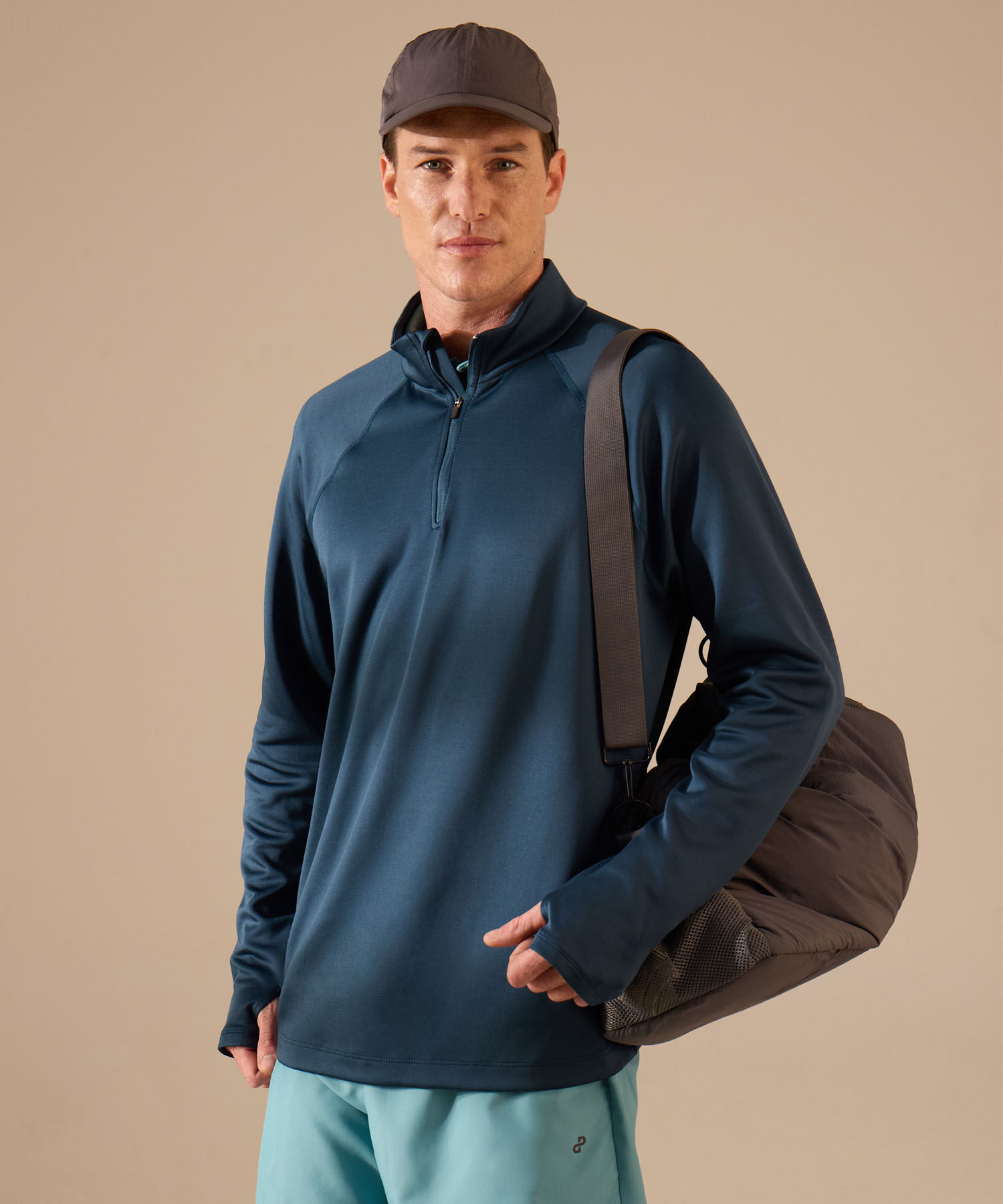 Buzo Unicolor Cuello Alto 