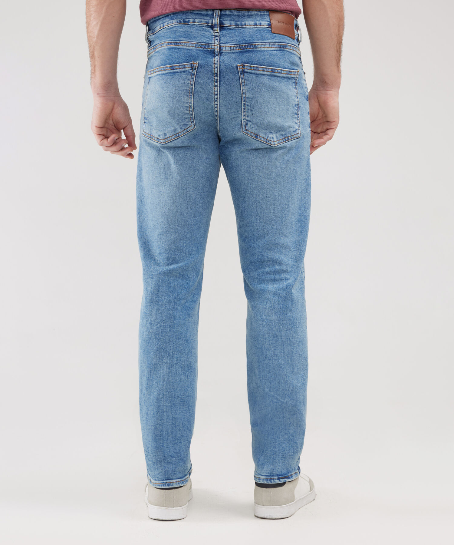 Jean Regular Taper Tono Azul Medio Claro