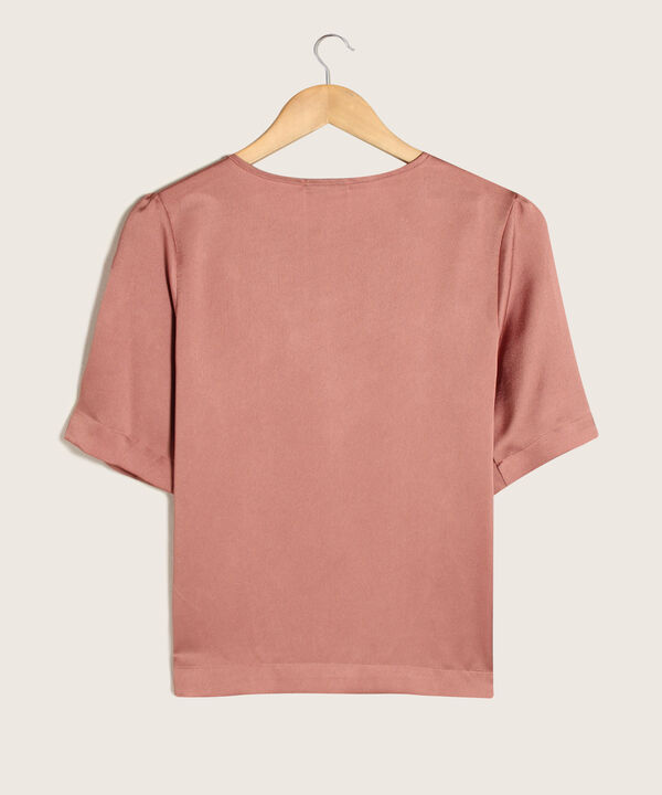 Blusa Unicolor Con Detalle En Cuello