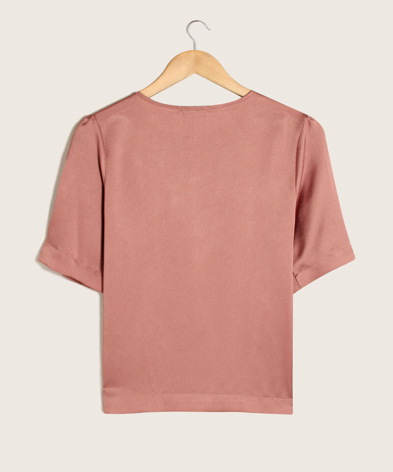 Blusa Unicolor Con Detalle En Cuello